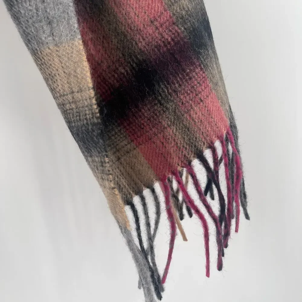 HIGHLAND HOUSE Scarf 5% Cashmere 95% Lambswool Plaid NWT Touch of Cashmere